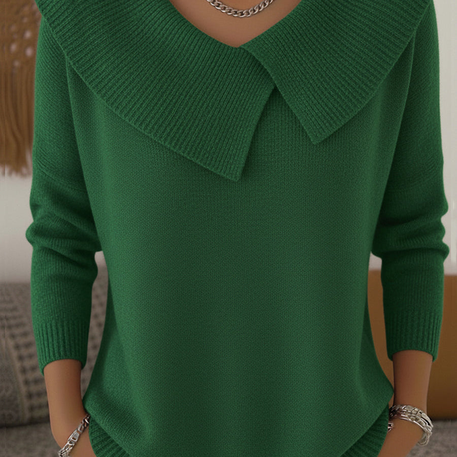 Esmée comfortable everyday pants in a neutral color, front view on a model, showcasing the relaxed fit.