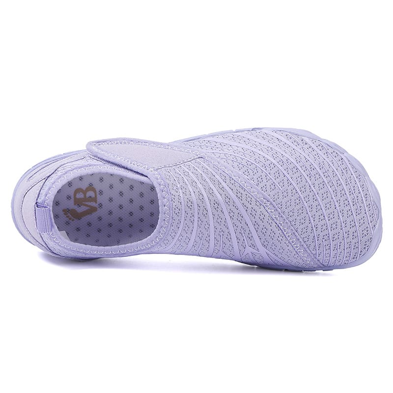 White Maeve comfort orthopedic shoes, detailed view of the slip-resistant sole.